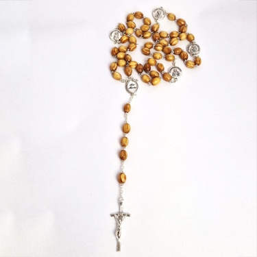 Różaniec drewniany „bazyliki”.