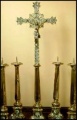 krzyż ołtarzowy bogato zdobiony + 6 świeczników DRi